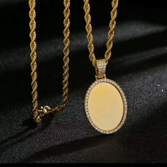 Oval Stone Border Necklace